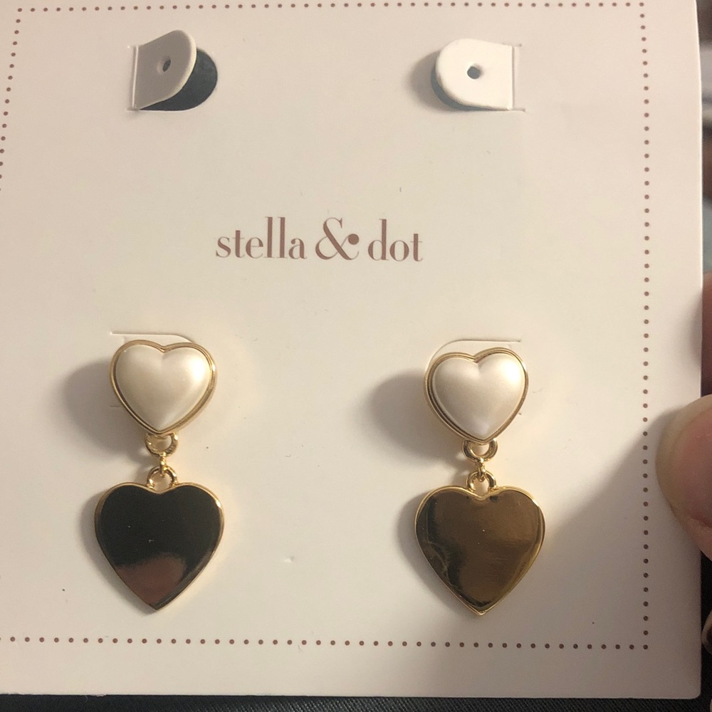 Stella & Dot Gold and Pearl/Cream Heart Earrings